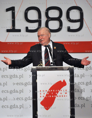 Obchody 20. rocznicy odzyskania wolnosci i upadku komunizmu....