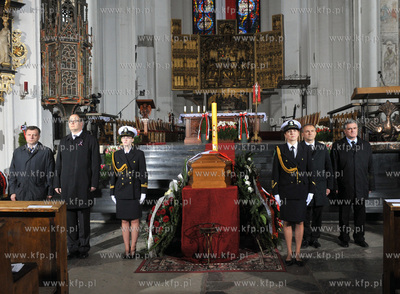Bazylika Mariacka w Gdansku. Uroczystosci pogrzebowe...