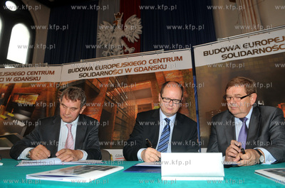 Uroczyste podpisanie umowy na budowe Europejskiego...