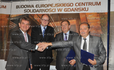 Uroczyste podpisanie umowy na budowe Europejskiego...
