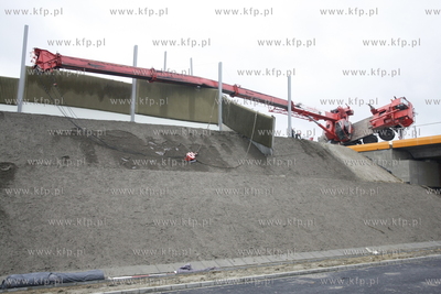 Wypadek na budowie trasy WZ. Na skrzyzowaniu ulic Szczesliwej...