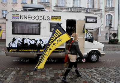 Wejherowo, Plac Jakuba Wejhera. Start Knegobusa Radia...