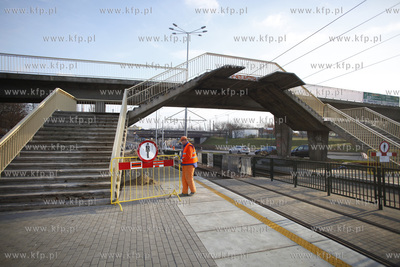 Gdańsk. Próbny przejaz tramwaju po zmodernizowanym...