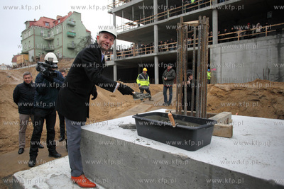 Uroczystosc wmurowania kamienia wegielnego pod budowe...