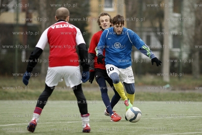 Gdansk Zaspa. Pilkarski turniej dzikich druzyn Do przerwy...