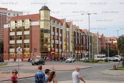 Gdansk. Zespol budynkow Artus Park przy ul. Dlugie...