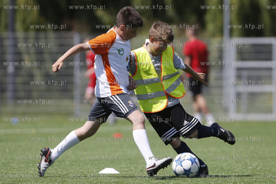 Gdansk Zaspa. Pilkarski turniej dzikich druzyn Do przerwy...