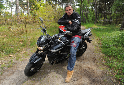 Przemyslaw Saleta na swoim motorze Suzuki B-King
24.05.2009
fot....