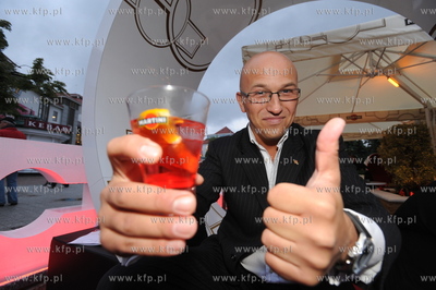 Plac Zdrojowy, Sopot. Otwarcie pierwszej w Polsce sezonowej...