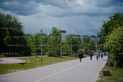 Gdansk. Promenada prowadzaca do mola w Brzeznie.
02.06.2012
fot....