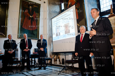 Gdansk. Ratusz Glownego Miasta. Uroczystosc wreczenia...