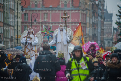 Gdansk. Orszak Trzech Kroli na ulicach Glownego Miasta....