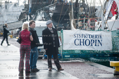 Gdynia. Nabrzeze Pomorskie. Zaglowiec Fryderyk Chopin...