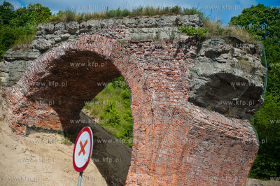 Gdansk. Dolne Migowo. Znajdujace sie na trasie budowy...