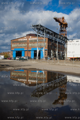 Stocznia Gdanska. Przekazanie wylaczonego z uzytku...