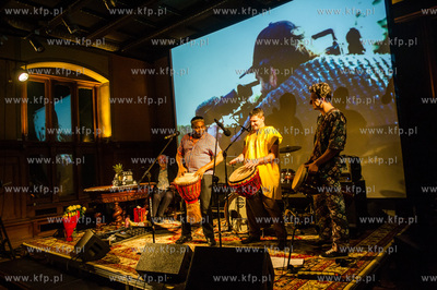 Gdansk. Ratusz Staromiejski. Nadbaltyckie Centrum Kultury....
