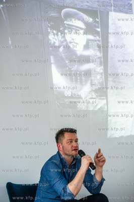 Gdansk. Galeria O Tu. Wernisaz wystawy zdjec pt. Sybera...