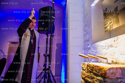 Gdansk. Wyspa Spichrzow. Uroczystosc wmurowania kamienia...