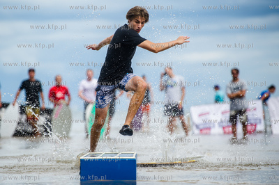 Gdańsk. Plaża Jelitkowo. Zawody Dakine Polish Skimboarding...