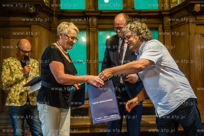 Ratusz Staromiejski w Gdansku. Uroczystosc wreczenia...