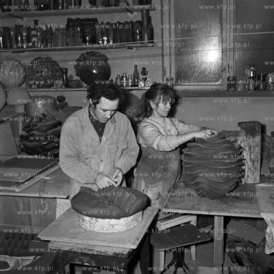 W pracowni ceramicznej.
08.1971
0003018z_luty1971
Fot....
