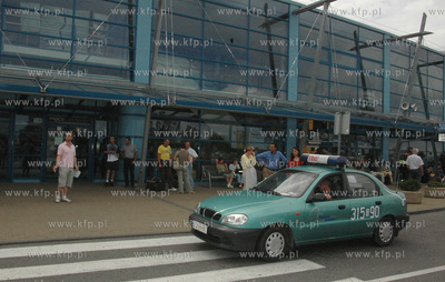 Wzmozone srodki bezpieczenstwa na Lotnisku im. Lecha...
