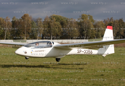 Pruszcz Gdanski, Aeroklub Gdanski Nz. SZD-50-3 Puchacz.
18.10.2008
Sebastian...