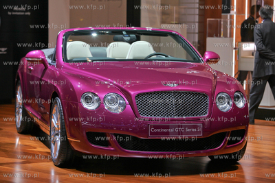 Targi motoryzacyjne w Genewie. Nz. Bentley Continental...