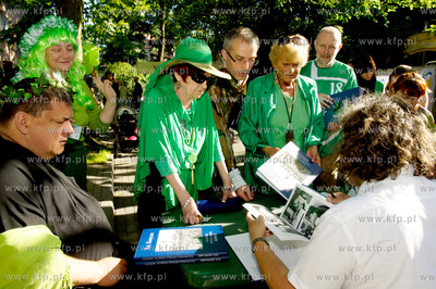 Sopot. Swieto ul. Kasprowicza podczas ktorej odbyla...