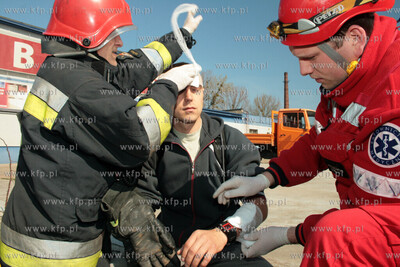 Cwiczenia wypadku masowego z duza iloscia osob poszkodowanych...