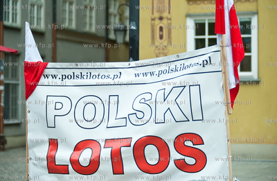 Gdansk. Dlugi Targ. Zbiorka podpisow pod Obywatelskim...