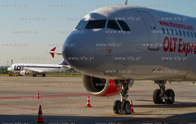 Lotnisko im Lecha Walesty w Gdansku Rebiechowie. Na...