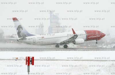 Wiosna w zimowej szacie w Porcie Lotniczym Gdansk im....