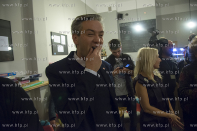 Wieczor wyborczy w sztabie kandydata na prezydenta...