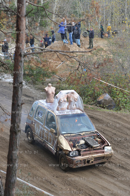 ZYWE TRUPY GRASOWAŁY W KOLIBKACH. Kolejna 14. juz...