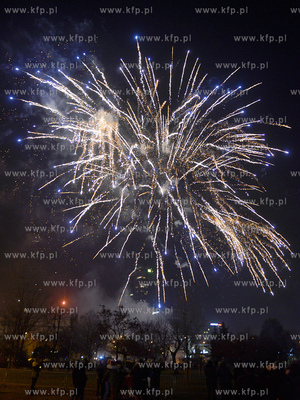 Gdynianie i ich goscie powitali Nowy Rok na Skwerze...