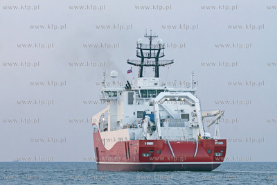 Kablowiec Siem Aimery - wychodzi z portu Gdansk w dniu...