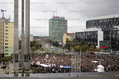 Gdańsk. Plac Solidarności. Czarny Protest,...
