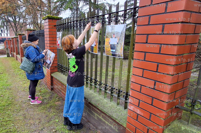 Protest mieszkańców Sulmina przed siedzibą Regionalnej...