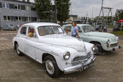 Wakacyjny zlot motoryzacyjny samochodów polskiej produkcji...