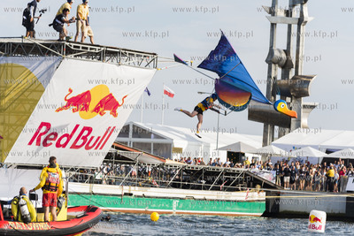 Red Bull Konkurs Lotów w Gdyni. Nz. drużyna odolot...