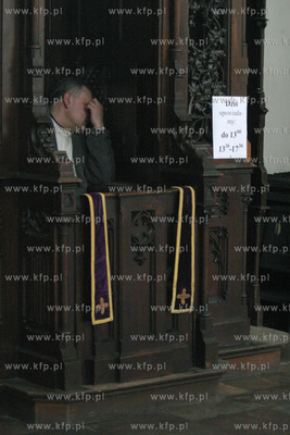 Przedwielkanocna spowiedz swieta w kosciele sw. Mikolaja...