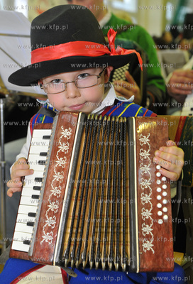 Kartuzy. Dzien Jednosci Kaszubow. Podczas uroczystosci...