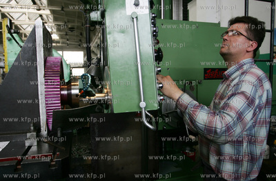 Gdynia. Stocznia Remontowa  Nauta S.A. Nz hala gdzie...