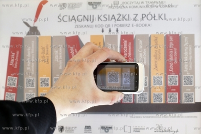 Gdansk. W 35 tramwajach Pesach pojawily sie specjalne...