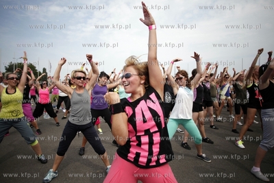 Gdansk.PGE Arena. Maraton Zumby, proba pobicia rekordu...