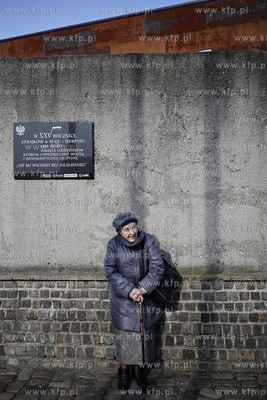 Gdańsk. Plac Solidarności. Wiec poparcia dla Lecha...