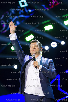 Stężyca. Disco Pod Gwiazdami. Nz. Zenon Martyniuk.
12.08.2017
fot....