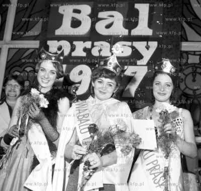 Krolowe Balu Prasy w sopockim Grand Hotelu. 1luty77_z.kosycarz_p8...