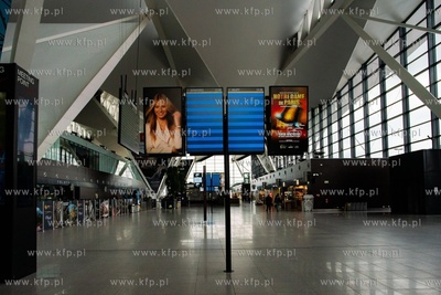 Gdańsk, Port Lotniczy im. Lecha Wałęsy. Z powodu...